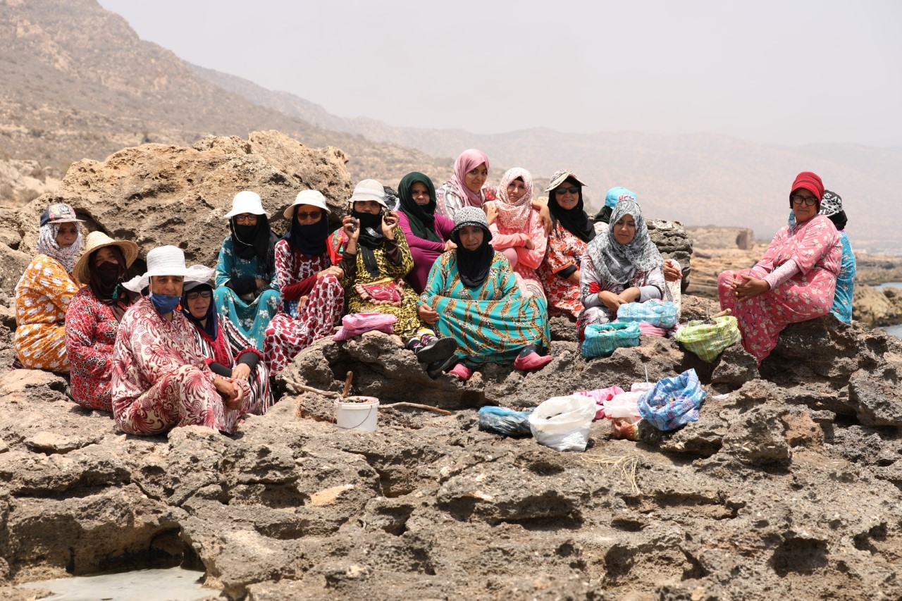 Au Maroc, les femmes pêcheuses adoptent de nouvelles pratiques résistantes aux changements climatiques